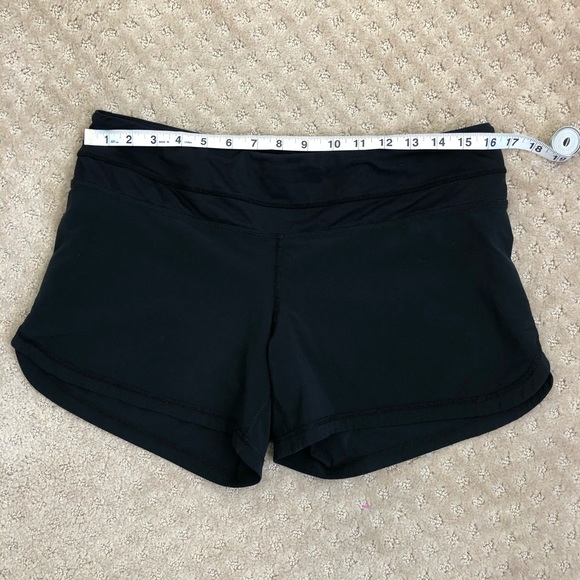 ❌ SOLD ❌   Lululemon shorts 4” - Picture 4 of 6